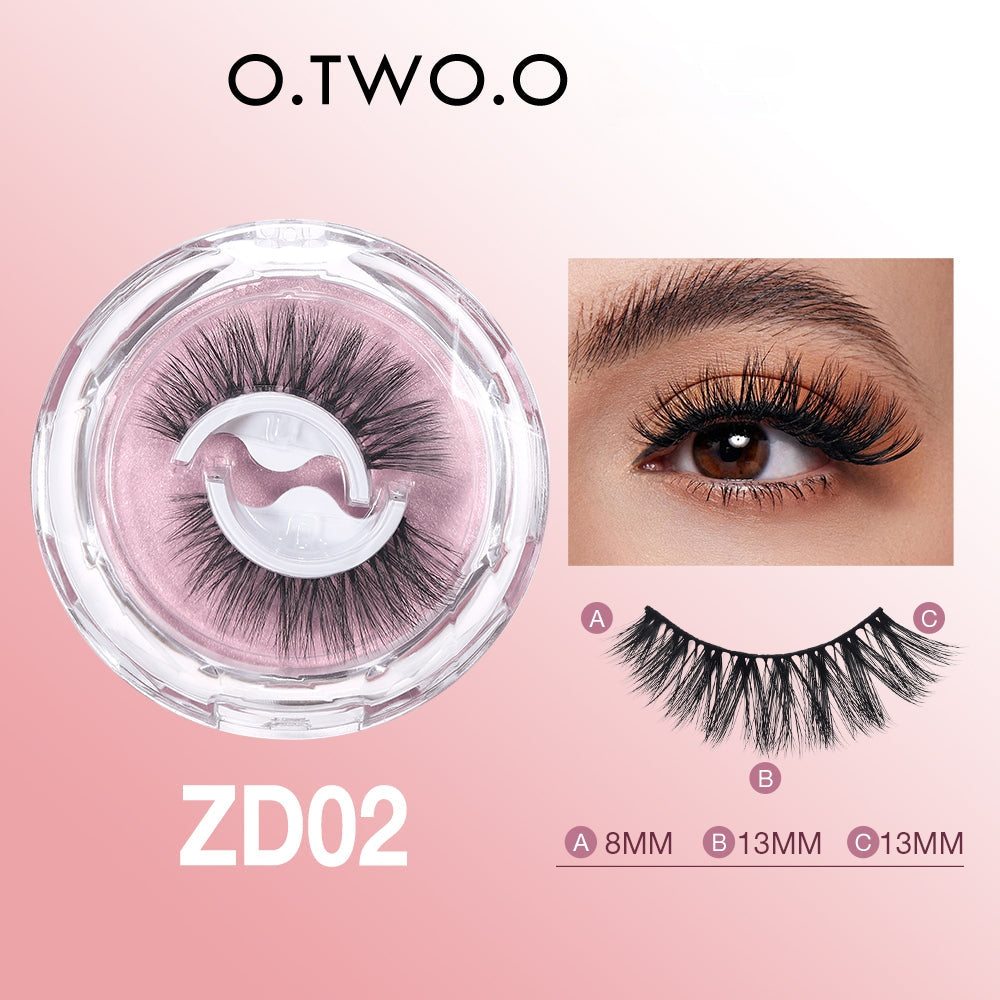 O.TWO.O SELF ADHESIVE EYELASHES