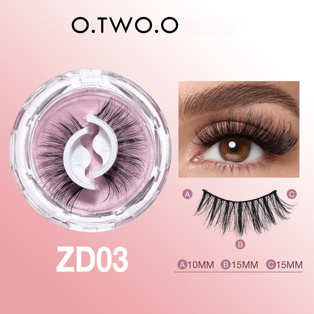 O.TWO.O SELF ADHESIVE EYELASHES