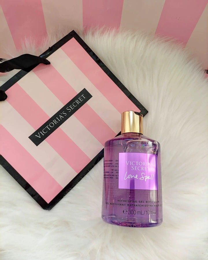 Victoria Secret Velvet Petals Gel Body Wash