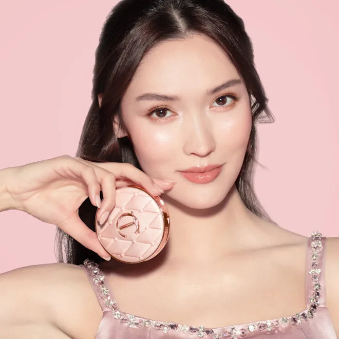 Charlotte tilbury Pillow talk Beautifying Flawless Silk blur Foundation.