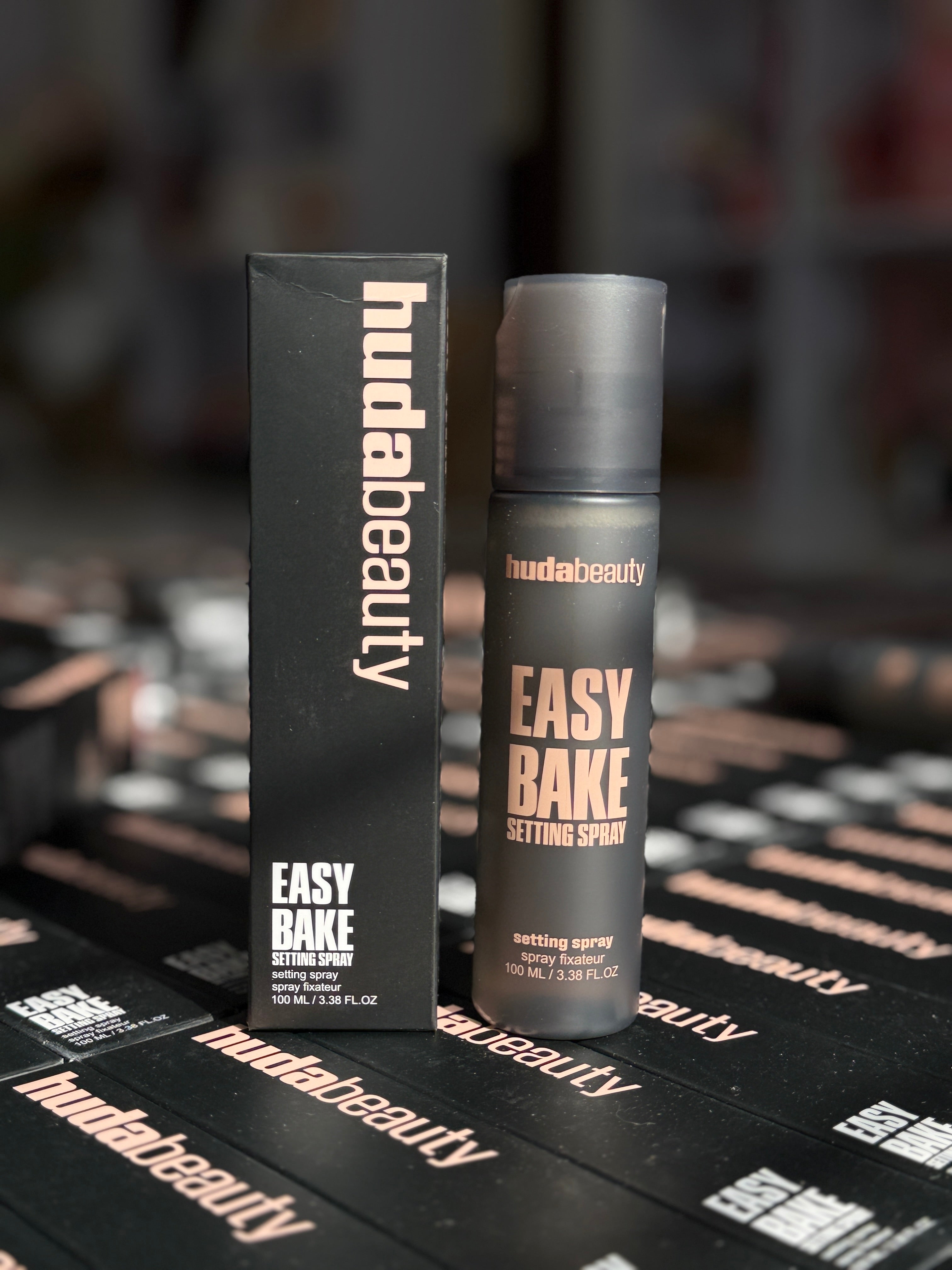HUDA BEAUTY Easy Bake Blurring Setting Spray with 16-Hour Wear