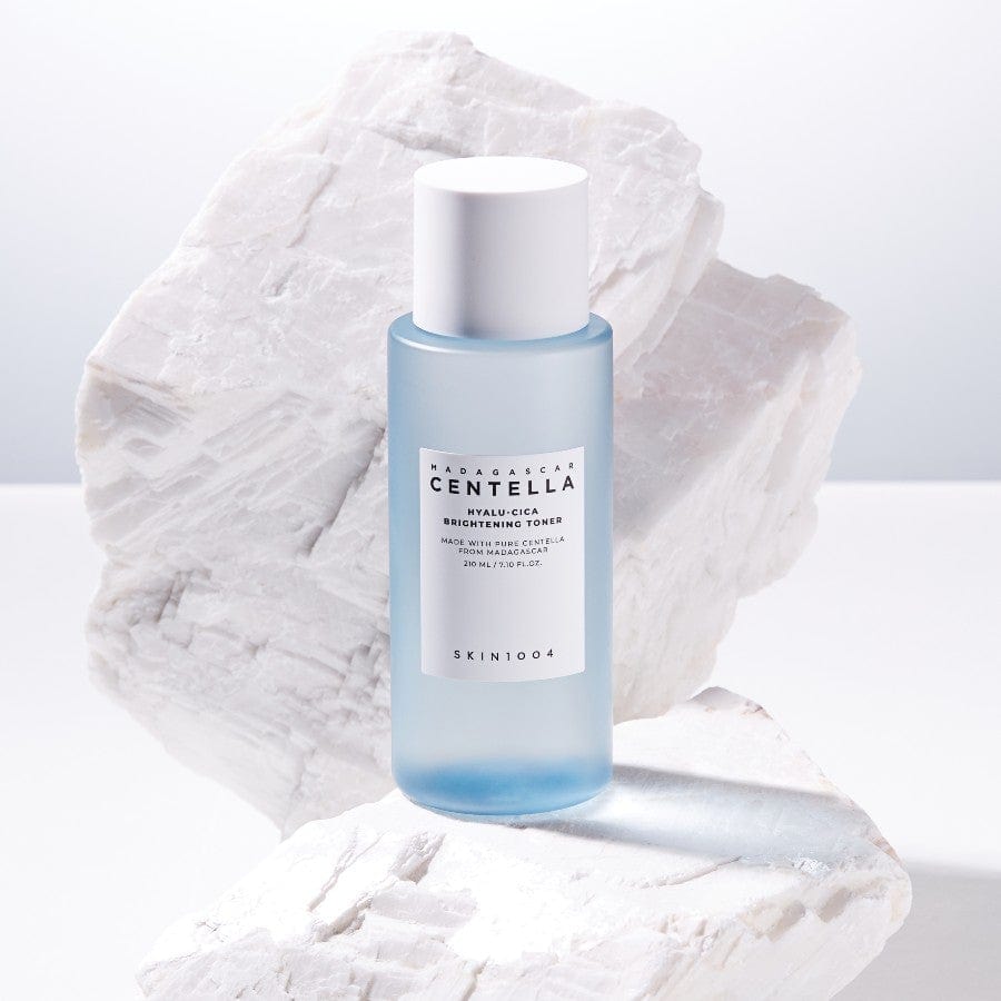 Skin 1004 Centella Hyalu-Cica Brightening TONER 210 ML