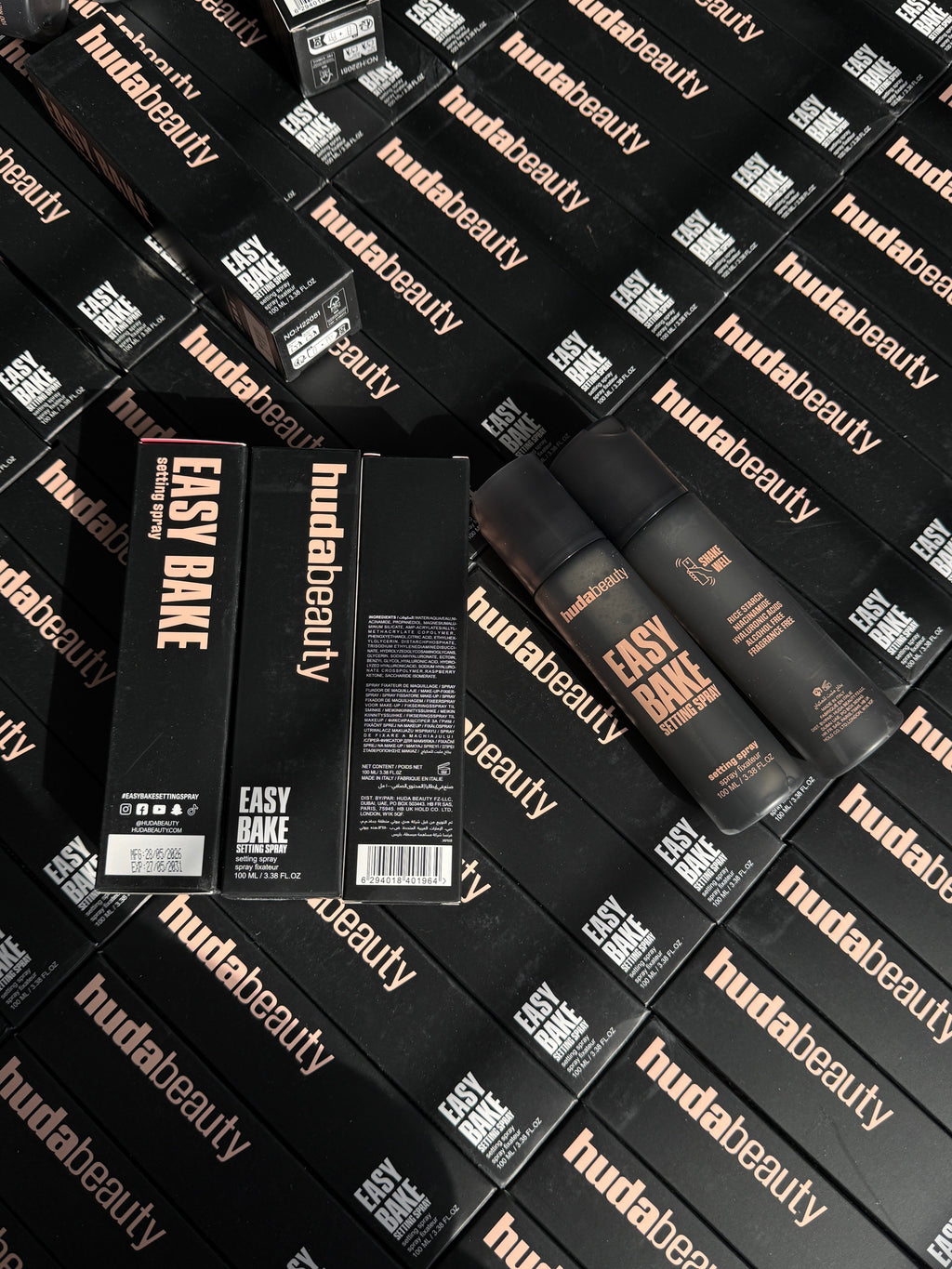 HUDA BEAUTY Easy Bake Blurring Setting Spray with 16-Hour Wear