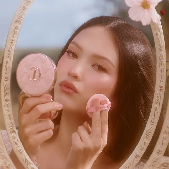 Charlotte tilbury Pillow talk Beautifying Flawless Silk blur Foundation.